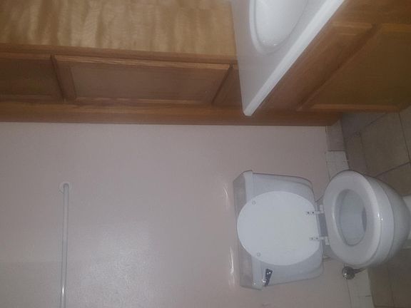5th image of 305 Green Briar St APT 5