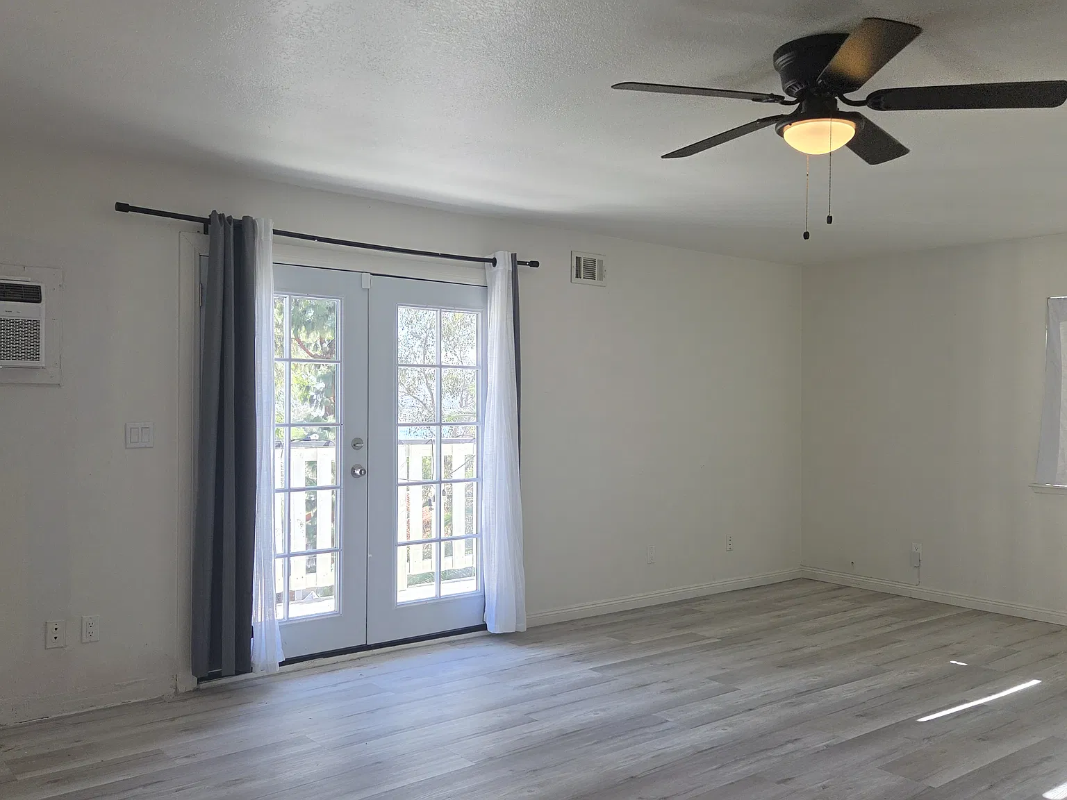 3 bed, 1248 sqft, $3,475 — Photo 3