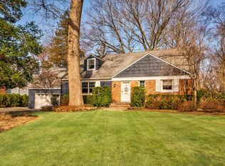 85 Longview Rd, Port Washington, NY 11050