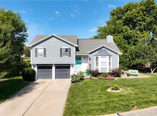 620 Laredo Pl, Raymore, MO 64083