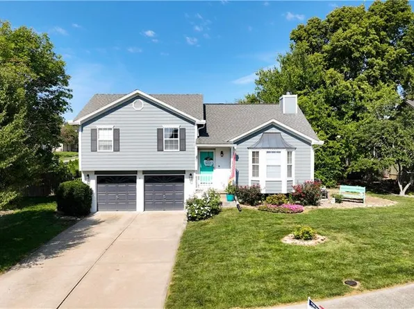 620 Laredo Pl, Raymore, MO 64083