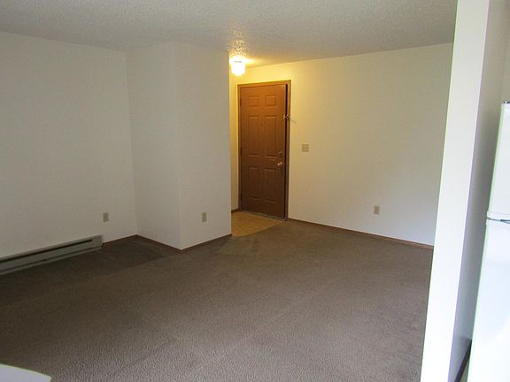 4th image of 2424 University Ln