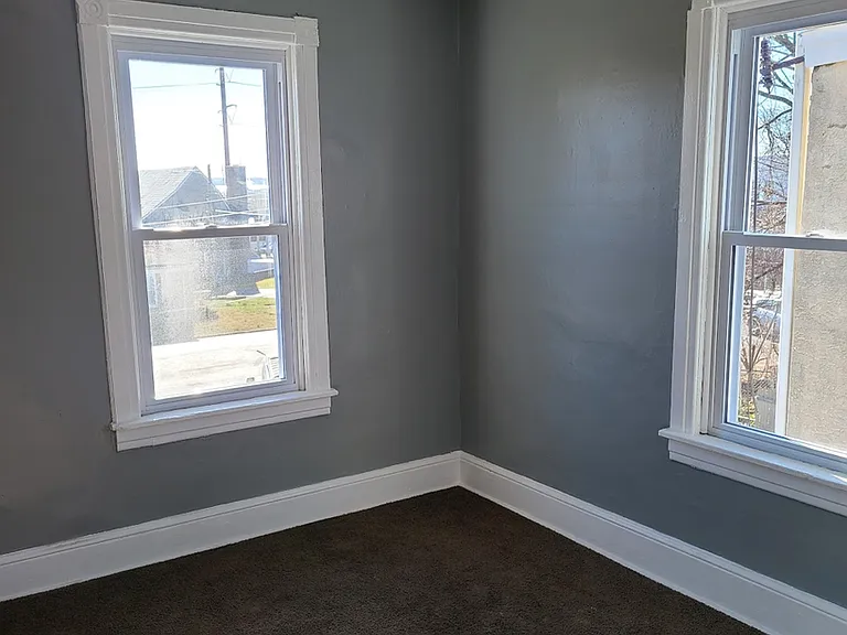 113 White Ave — Photo 6