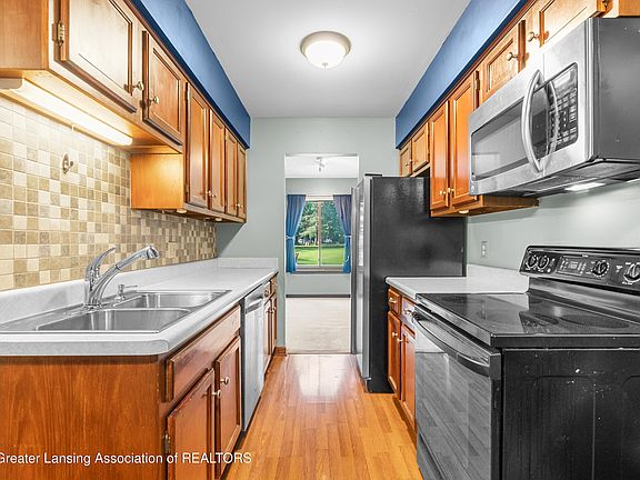 4th image of 2020 Blue Lac Dr