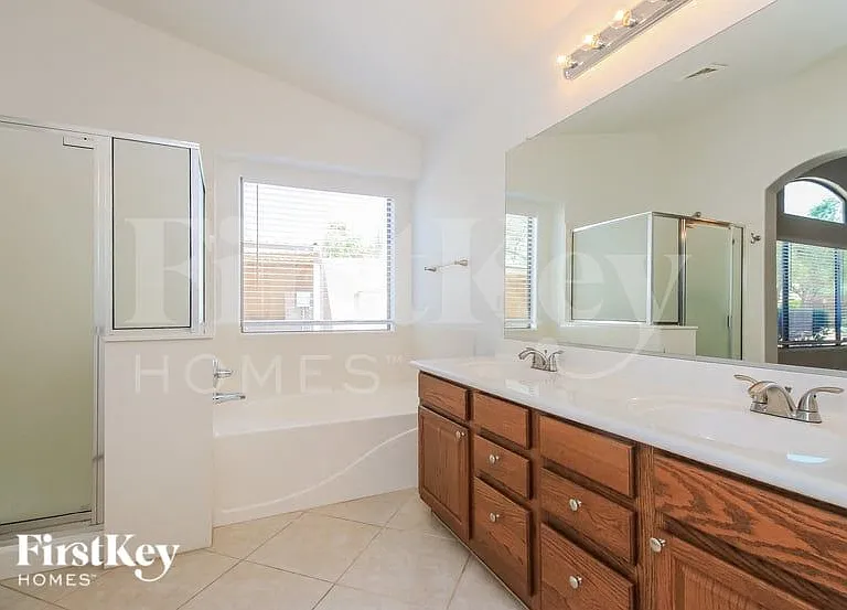 98 E Clairidge Dr — Photo 9