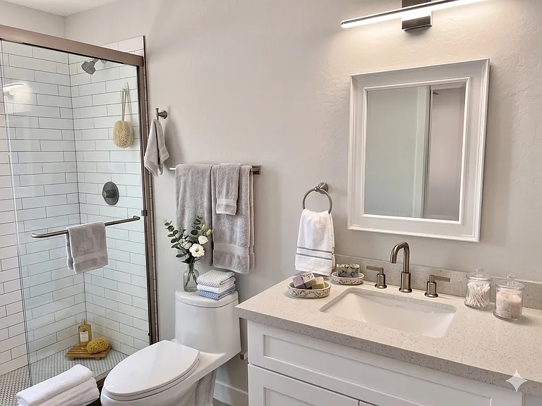 70 E Mitchell Dr #201 — Photo 18
