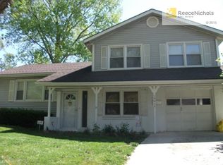 10617 Oak St, Kansas City, MO 64131