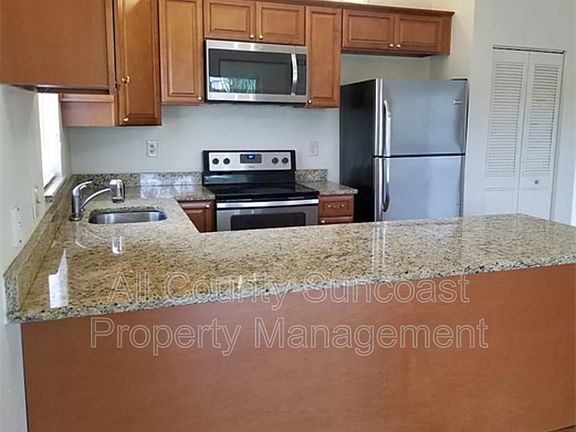 4th image of 3395 Carriage Dr