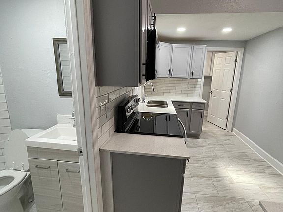 3rd image of 976 W 12TH Street