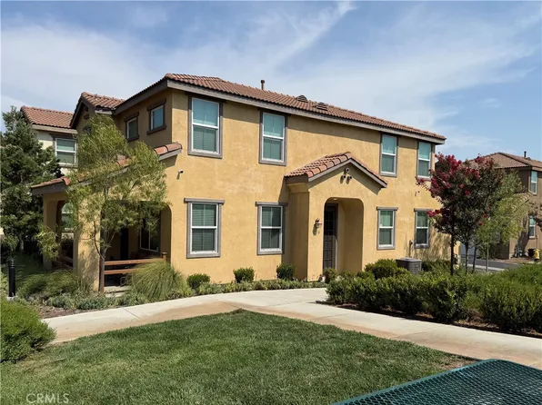 2116 Lavender Ln, Colton, CA 92324