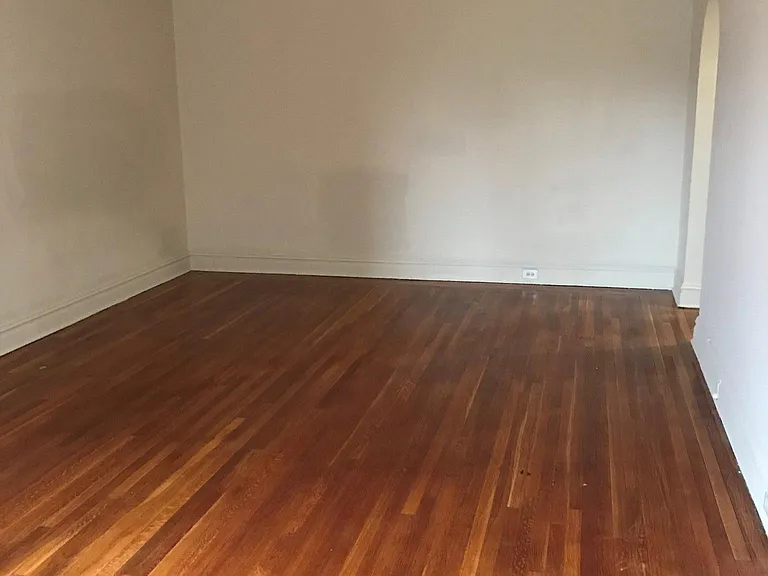 20 Lawton Ave — Photo 6