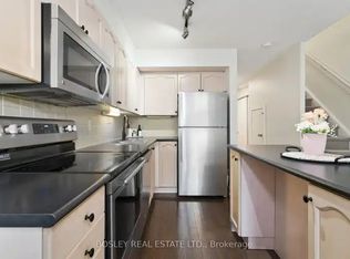 77 Lombard St #304, Toronto, ON M5C3E1