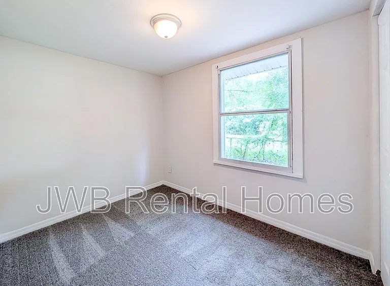 1720 Brooker Rd — Photo 7