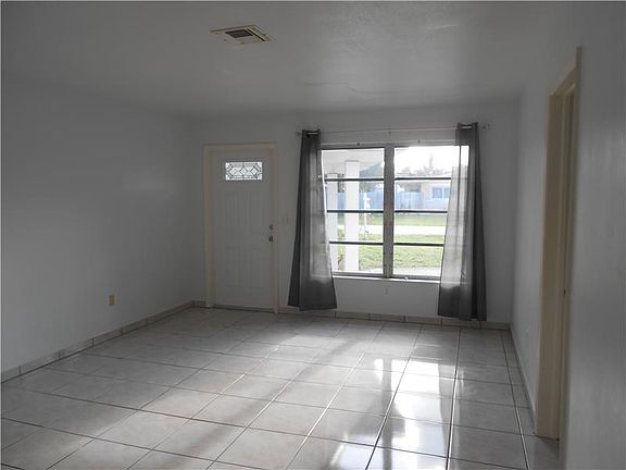 2nd image of 4520 NE 5th Ave