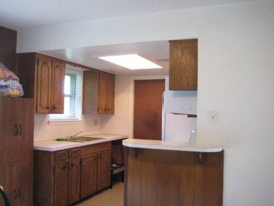 1st image of 1125 Dellbrook Dr