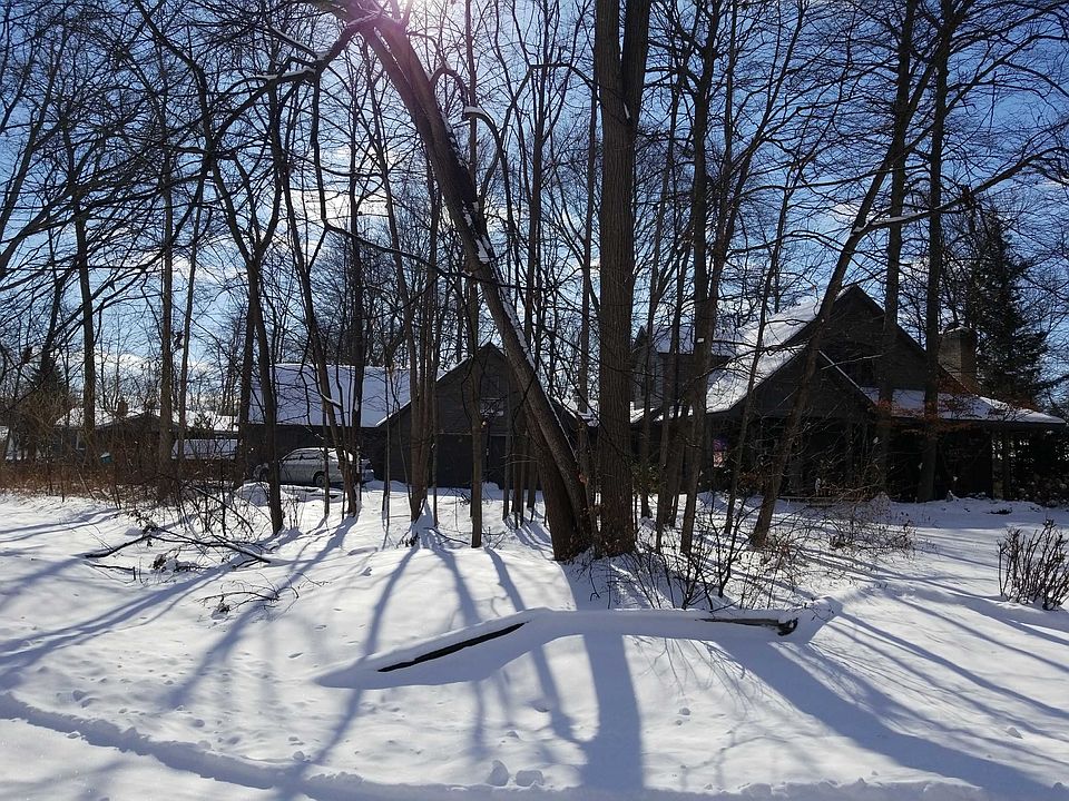 2nd image of 1500 Horseshoe Cir