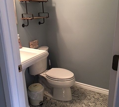 4th image of 2039 N Larrabee St #A2