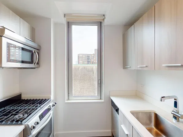 801 Amsterdam Avenue image 1 of 9