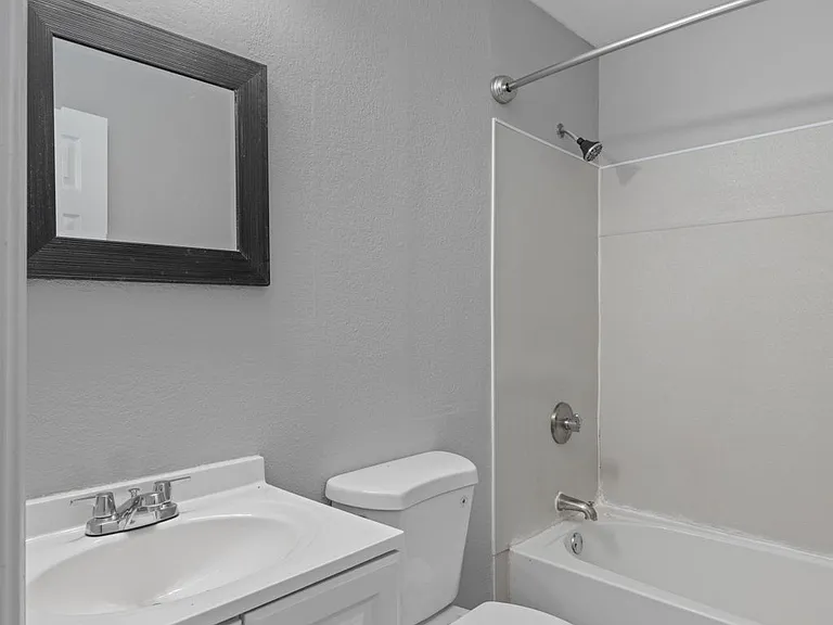 410 Manor Dr #C4 — Photo 4
