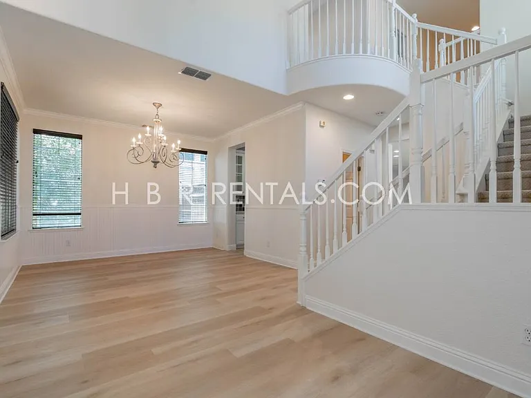 237 E Legacy Dr — Photo 8