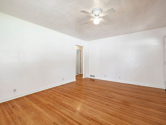 5th image of 1841 S Van Buren Ave