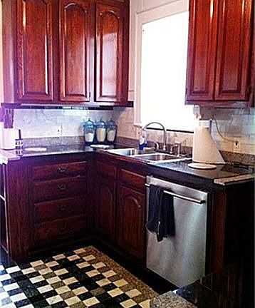 3rd image of 5844 Richmond Ave