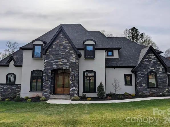 110 Hunts Landing Dr, Mooresville, NC 28117