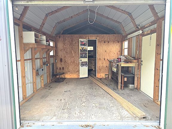 5th image of 127 Navaho Trl