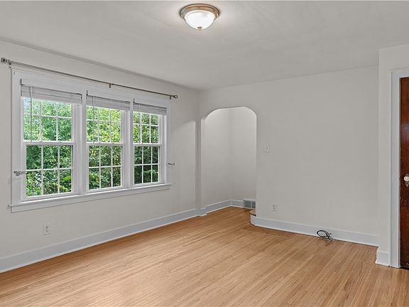 5th image of 1138 Jarrett Dr