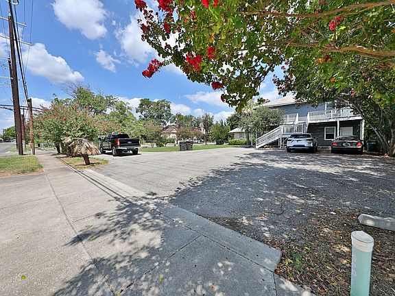 3rd image of 406 Mason St APT 3