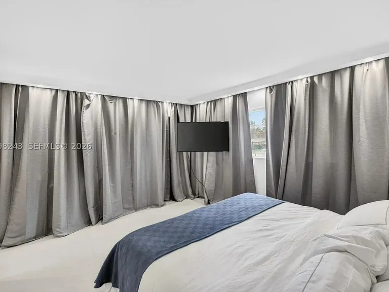 400 NE 12th Ave #303 — Photo 7