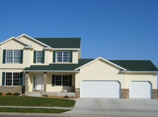 456 Manor Ridge Dr NW, Rochester, MN 55901