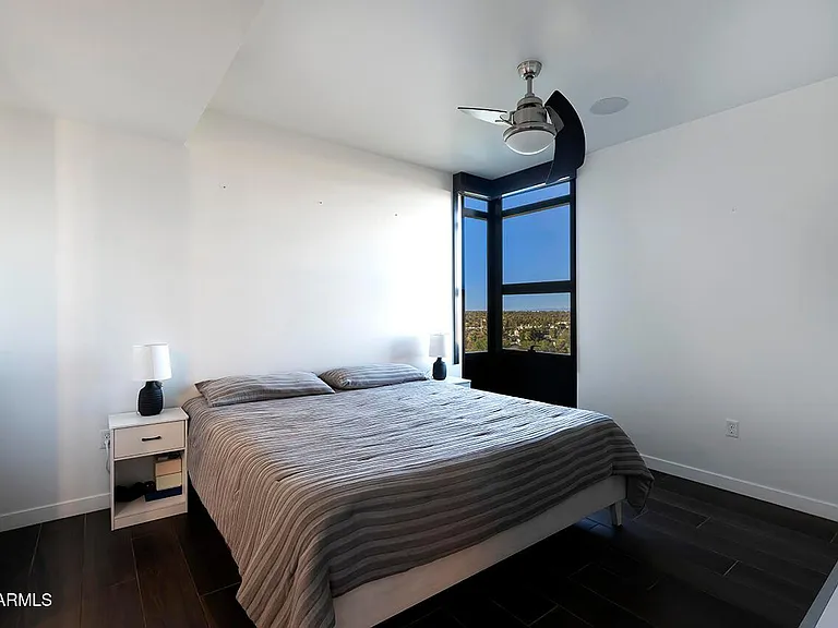 200 W Portland St #820 — Photo 23