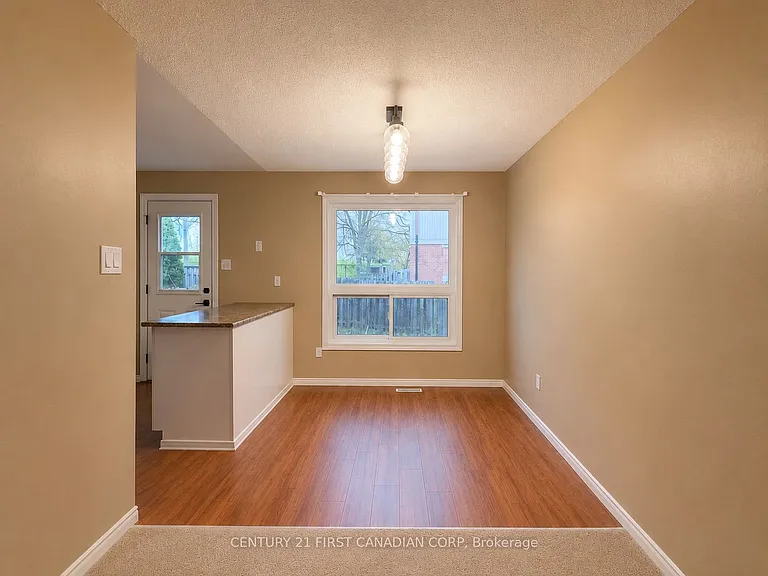 925 Lawson Rd #16 — Photo 3