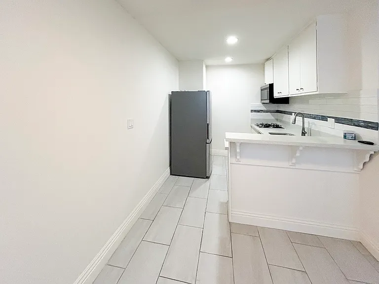 222 Washington Ave #17 — Photo 11