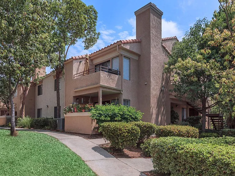 Rancho Hillside Apartments — Photo 8