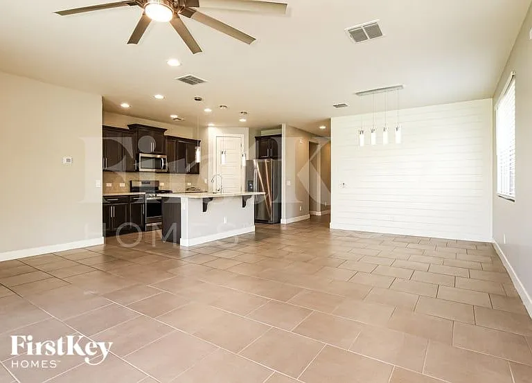 18742 W Colter St — Photo 2