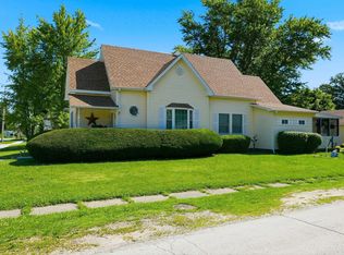 702 N Wayne St, Warren, IN 46792