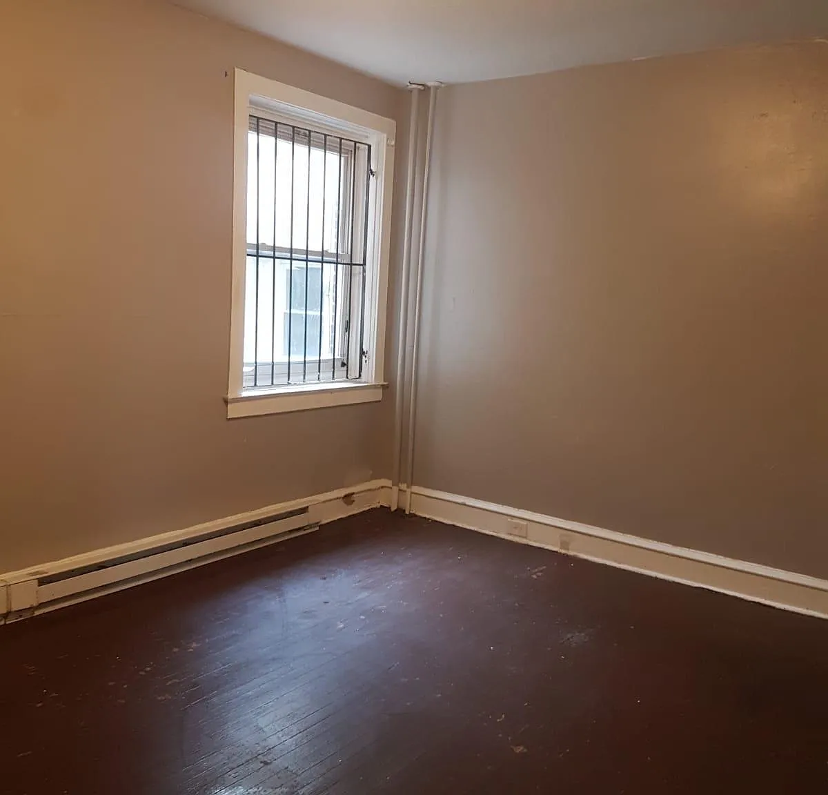 2 bed, 2200 sqft, $1,100 — Photo 1