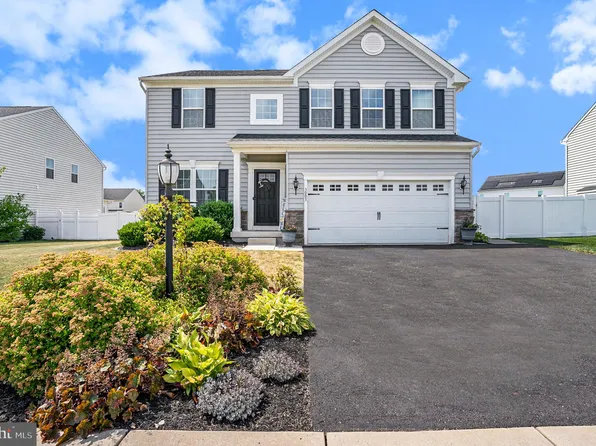 3003 Saddlewood Dr, Pennsburg, PA 18073