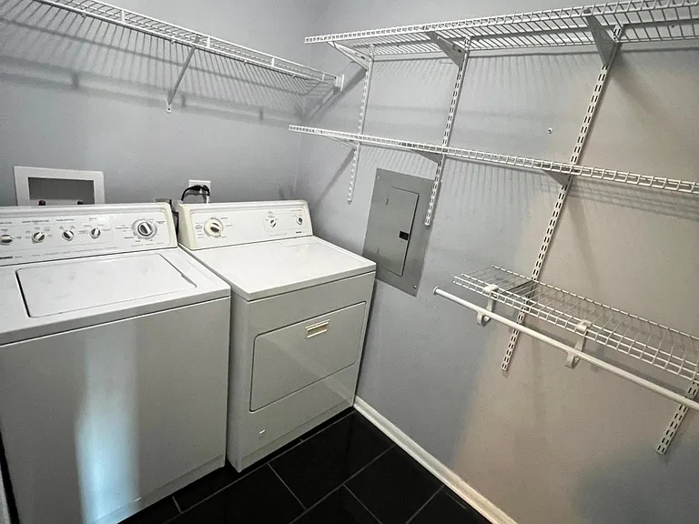 128 E Normandy Dr — Photo 20