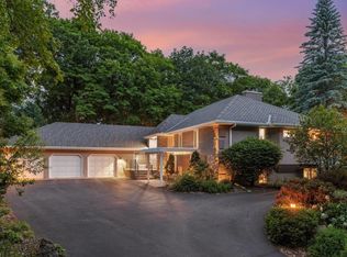 19435 Cottagewood Rd, Excelsior, MN 55331