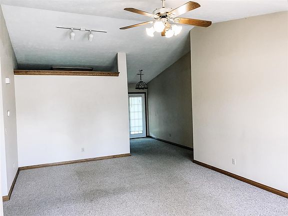 3rd image of 1329 Pin Oak Dr