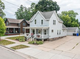 527 N Center St, Appleton, WI 54911