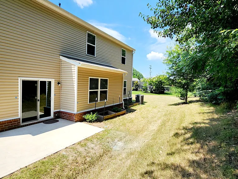 504 Twelve Oaks Ln — Photo 16