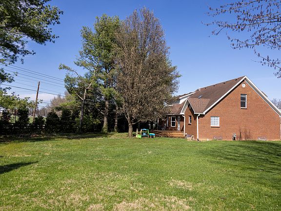 2nd image of 410 Brook Ct