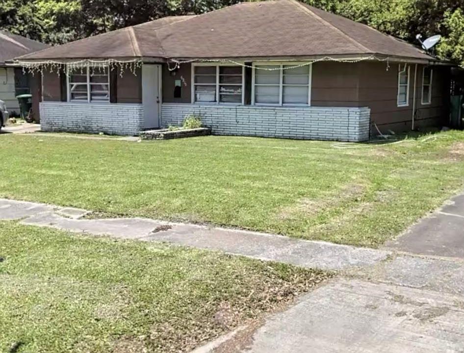 2nd image of 6915 Kingsway Dr
