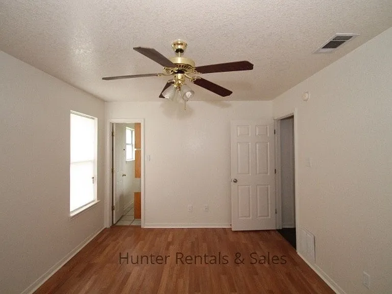 4301B Thunder Creek Dr — Photo 9