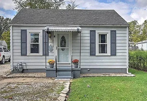 1047 N Dennis Ave Photo 1
