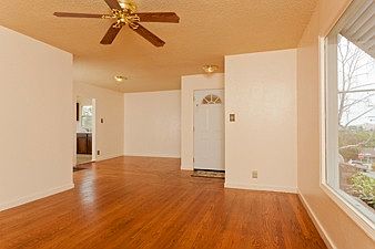 LR 2 :: 19268 Almond